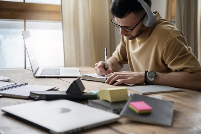 Immagine in evidenza dell'articolo: Concorso pubblico: quanto tempo occorre per prepararne uno?