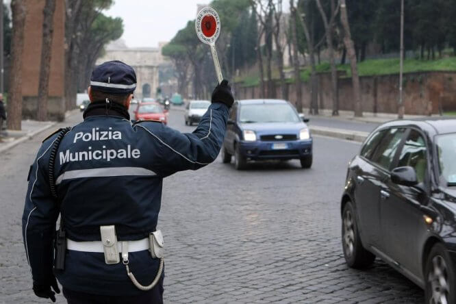 Immagine in evidenza dell'articolo: Concorsi Polizia Municipale Marzo: bandi non scaduti