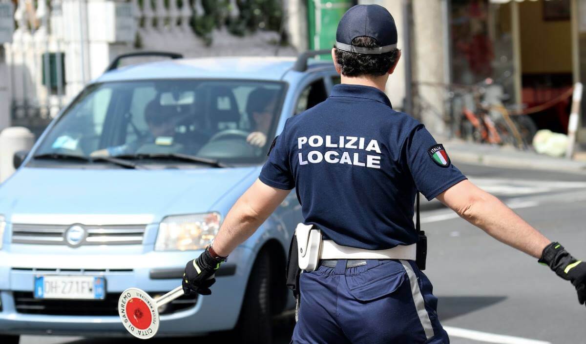 Immagine in evidenza dell'articolo: Concorso Comune di Messina 2024 – bando per 100 Agenti Polizia Locale