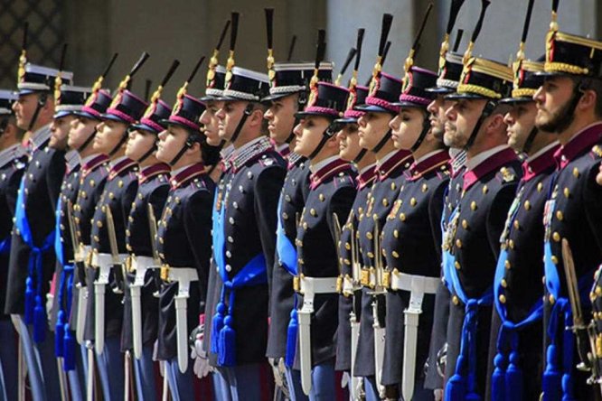 Immagine in evidenza dell'articolo: Concorso Scuole Militari 2024 Esercito, Marina, Aeronautica: bando per 245 posti