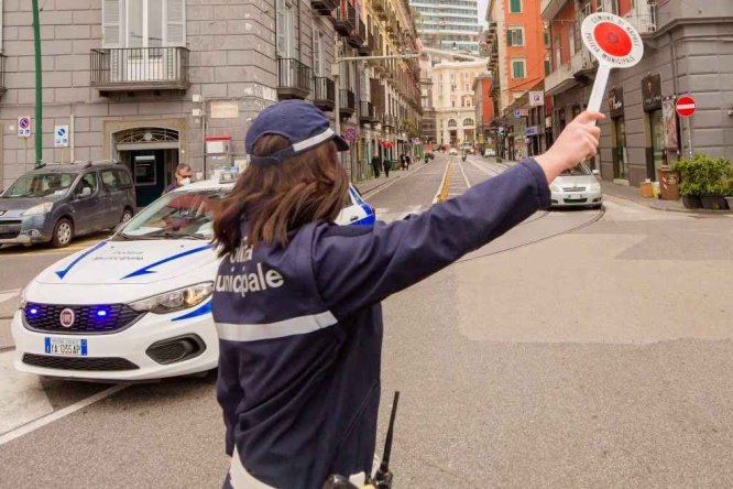 Immagine in evidenza dell'articolo: Concorsi Polizia Municipale Giugno 2024: bandi non scaduti