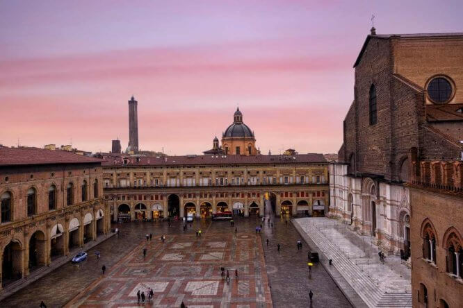 Immagine in evidenza dell'articolo: Concorso Alma Mater Studiorum di Bologna: bando per 5 Funzionari