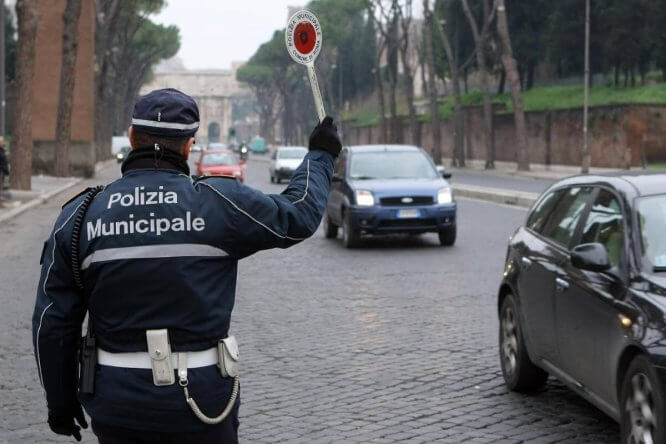 Immagine in evidenza dell'articolo: Quali sono i compiti della polizia municipale?