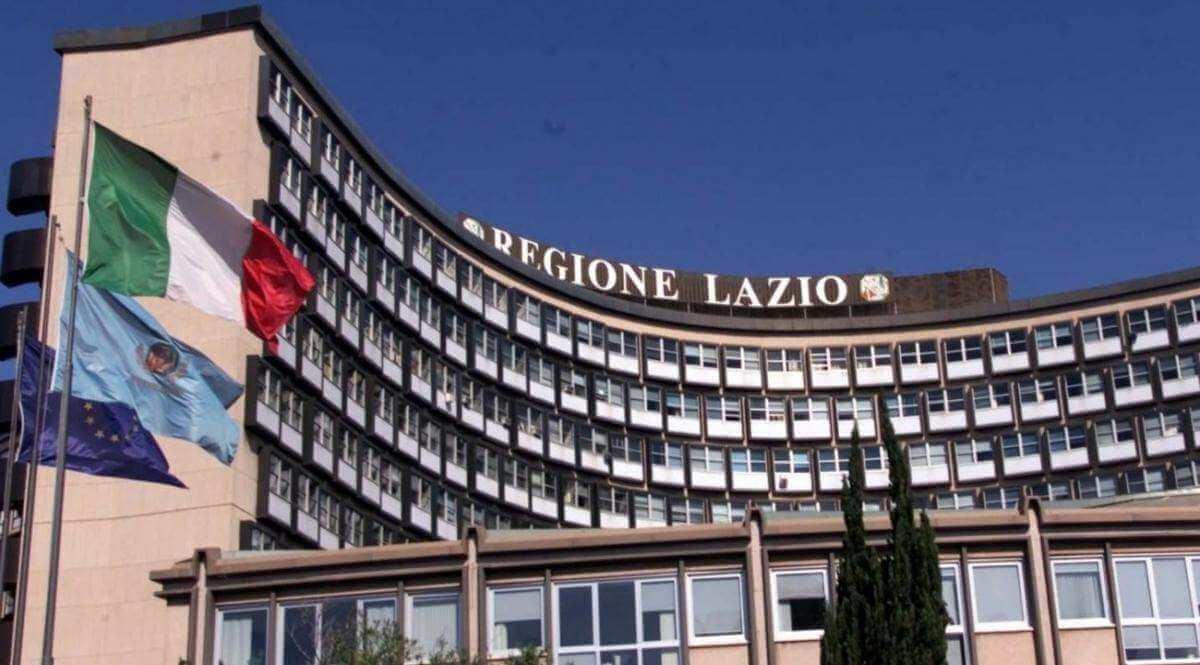 Immagine in evidenza dell'articolo: Concorso Regione Lazio 2024: bando per 15 amministrativi laureati