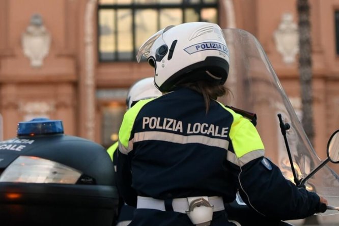 Immagine in evidenza dell'articolo: Concorsi Polizia Municipale Luglio 2024 non scaduti: oltre 100 posti