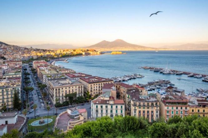 Immagine in evidenza dell'articolo: Concorso Comune di Napoli 2024: bando da 130 posti vari profili