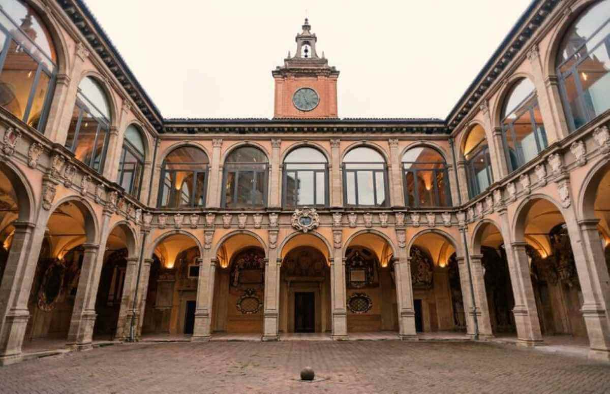 Immagine in evidenza dell'articolo: Concorsi Università Bologna 2024: bandi per 6 Collaboratori