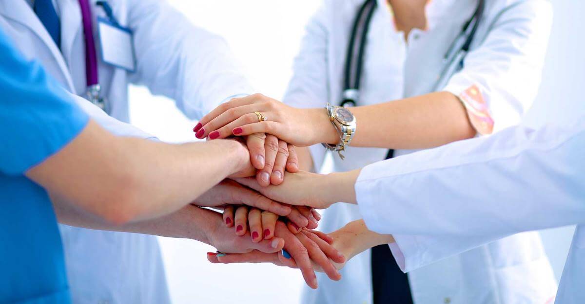 Immagine in evidenza dell'articolo: Concorsi ARCS 2025, per 300 Infermieri, Ostetrici e Infermieri pediatrici