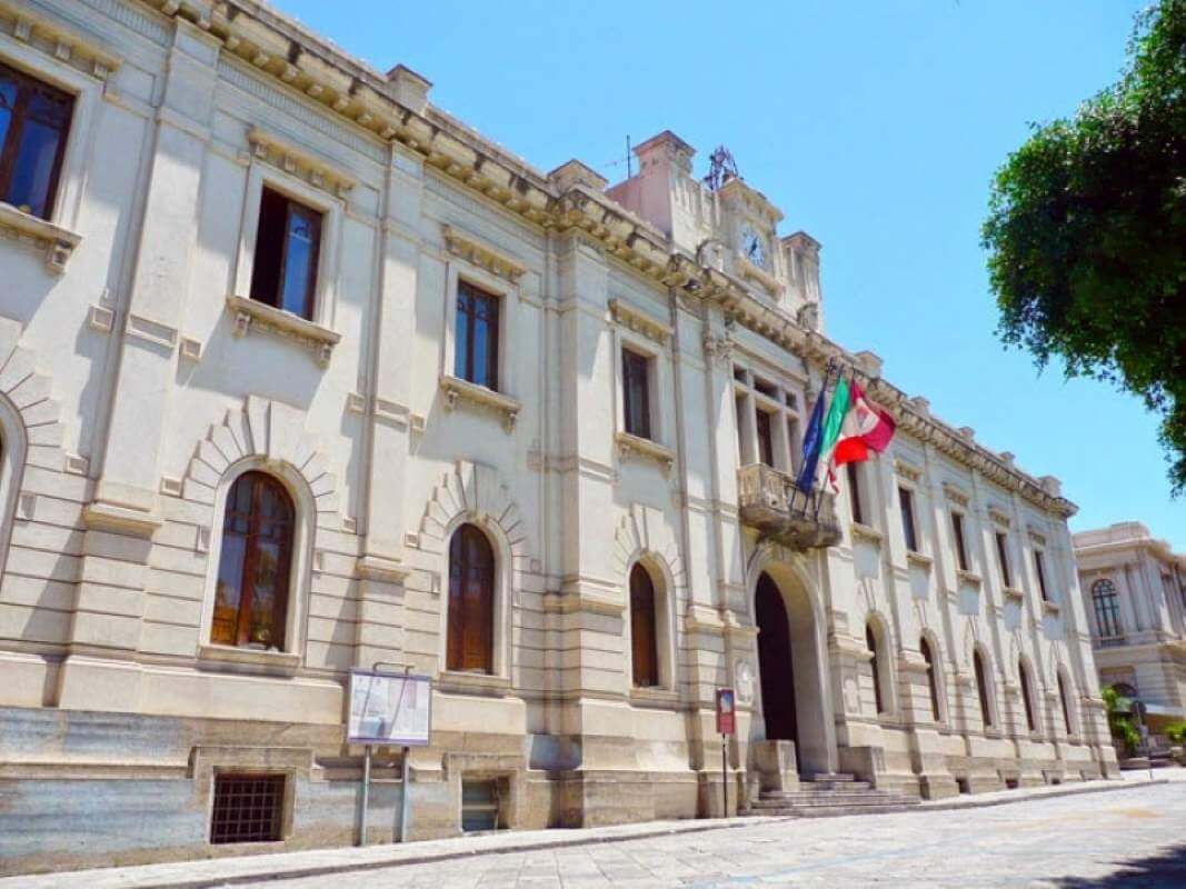 Concorsi Reggio Calabria 2025: bandi per 75 unità vari profili