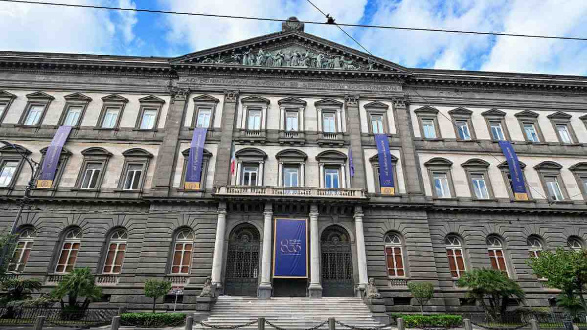 Immagine in evidenza dell'articolo: Concorsi Università Federico II: 24 posti per vari profili professionali