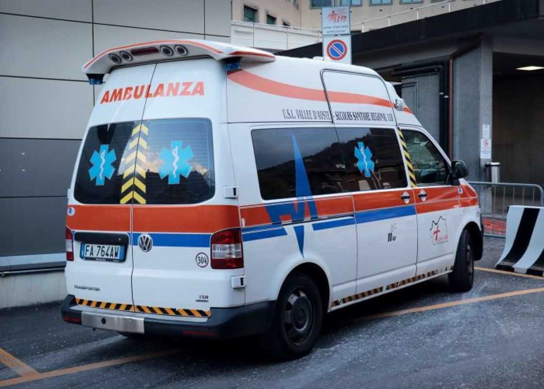 Immagine in evidenza dell'articolo: Concorso AUSL Valle d’Aosta: bando per 43 Autisti di ambulanza