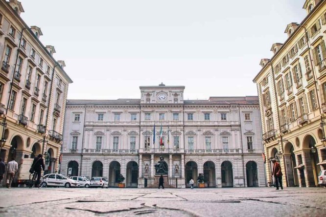 Immagine in evidenza dell'articolo: Concorsi Comune di Torino, per 35 unità come Istruttori e Funzionari amministrativi