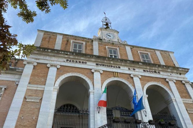 Immagine in evidenza dell'articolo: Concorso Comune di Andria: 13 posti per Istruttore di Vigilanza, settore Polizia e Protezione Civile