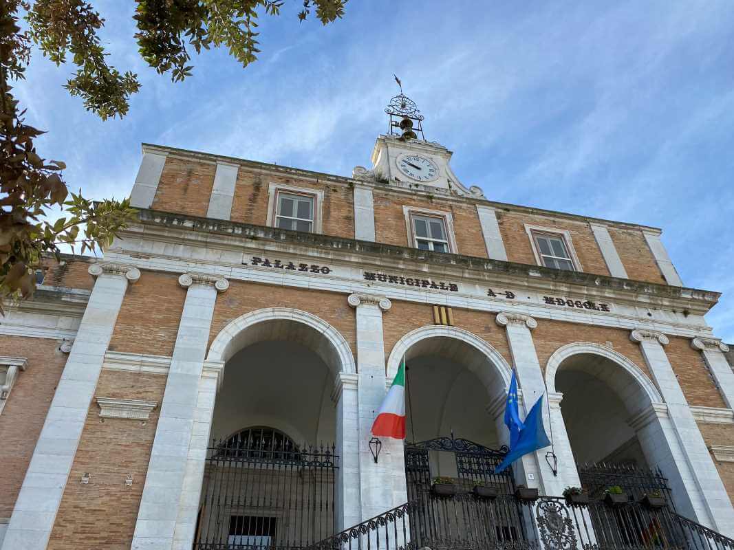 Immagine in evidenza dell'articolo: Concorso Comune di Andria: 13 posti per Istruttore di Vigilanza, settore Polizia e Protezione Civile