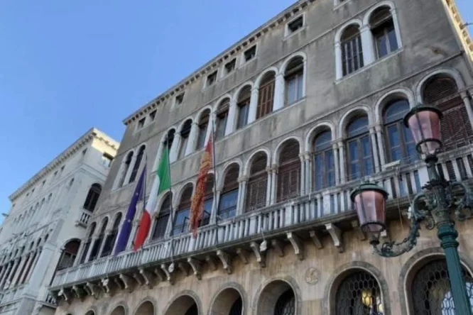 Immagine in evidenza dell'articolo: Concorso Comune di Venezia: 8 posti come Istruttore Direttivo Amministrativo