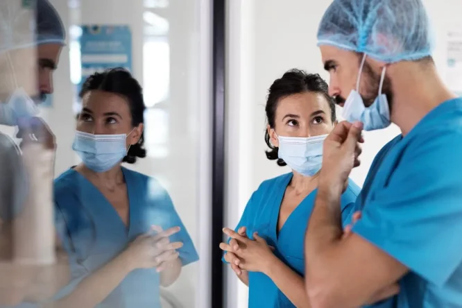 Immagine in evidenza dell'articolo: Concorso Infermieri Liguria: 641 unità presso l’Ospedale Policlinico San Martino