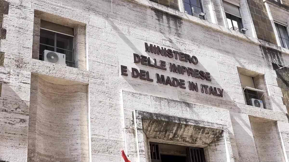 Concorsi MIMIT 2026: in arrivo circa 1000 posti per diplomati e laureati