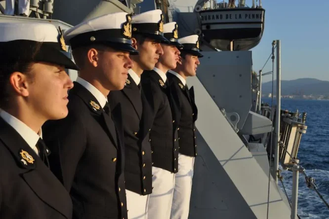 Immagine in evidenza dell'articolo: Concorso Accademia Navale Marina Militare 2026 – Bando per 186 Allievi Ufficiali