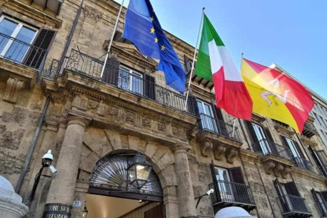 Immagine in evidenza dell'articolo: Concorsi Regione Siciliana 2026: bando 322 Funzionari