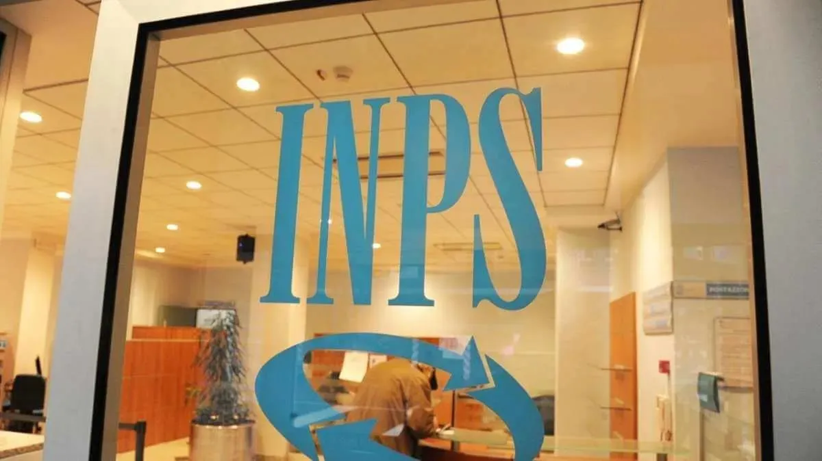Immagine in evidenza dell'articolo: Concorsi INPS 2026-2028: aggiornato il PIAO con oltre 7.500 assunzioni