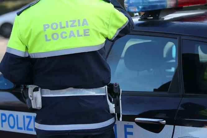 Immagine in evidenza dell'articolo: Concorso Polizia Locale in Provincia di Cosenza: 7 posti per Agenti a tempo determinato