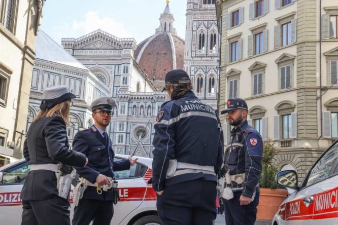 Immagine in evidenza dell'articolo: Concorso Città di Firenze: bando per 5 Ufficiali di Polizia Metropolitana