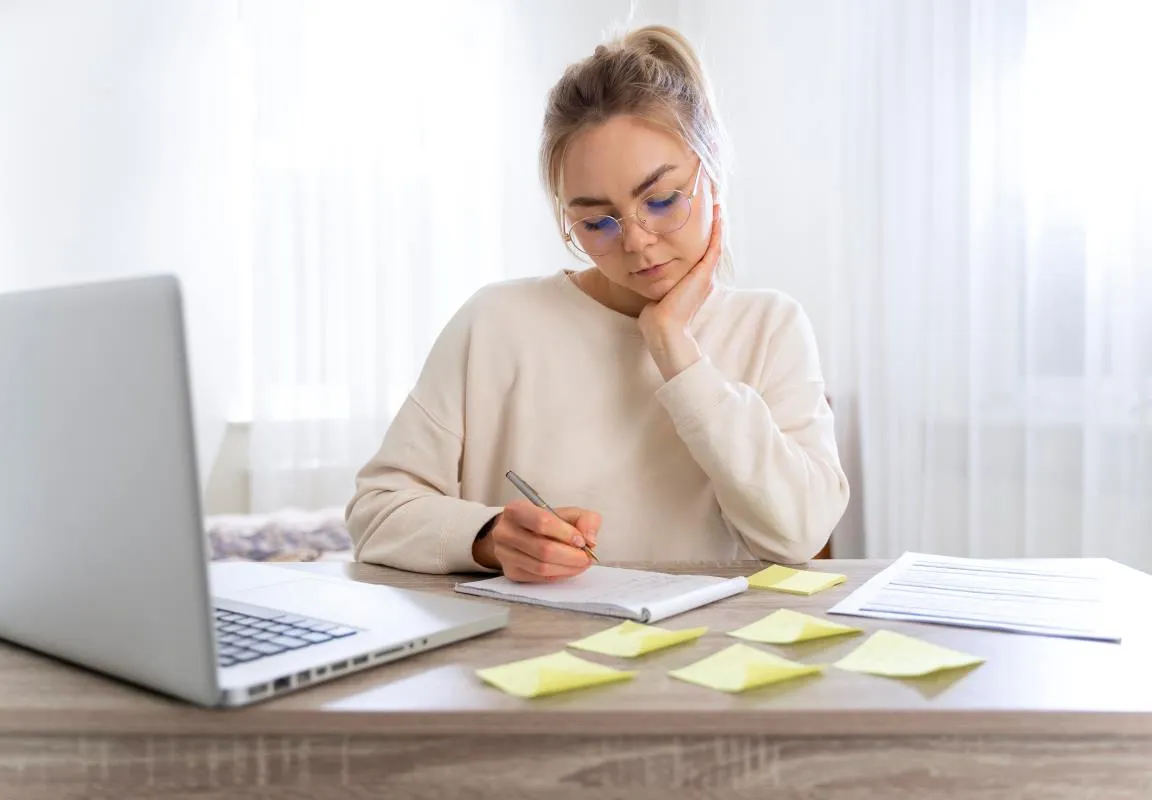 Immagine in evidenza dell'articolo: È possibile vincere un concorso lavorando a tempo pieno?