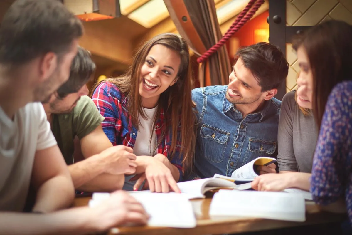 Quale scuola scegliere: Liceo delle Scienze Umane Economico Sociale (LES)