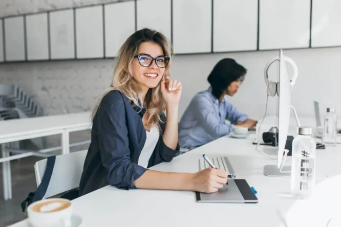 Immagine in evidenza dell'articolo: Concorsi Università di Salerno: bandi per 4 Collaboratori amministrativi